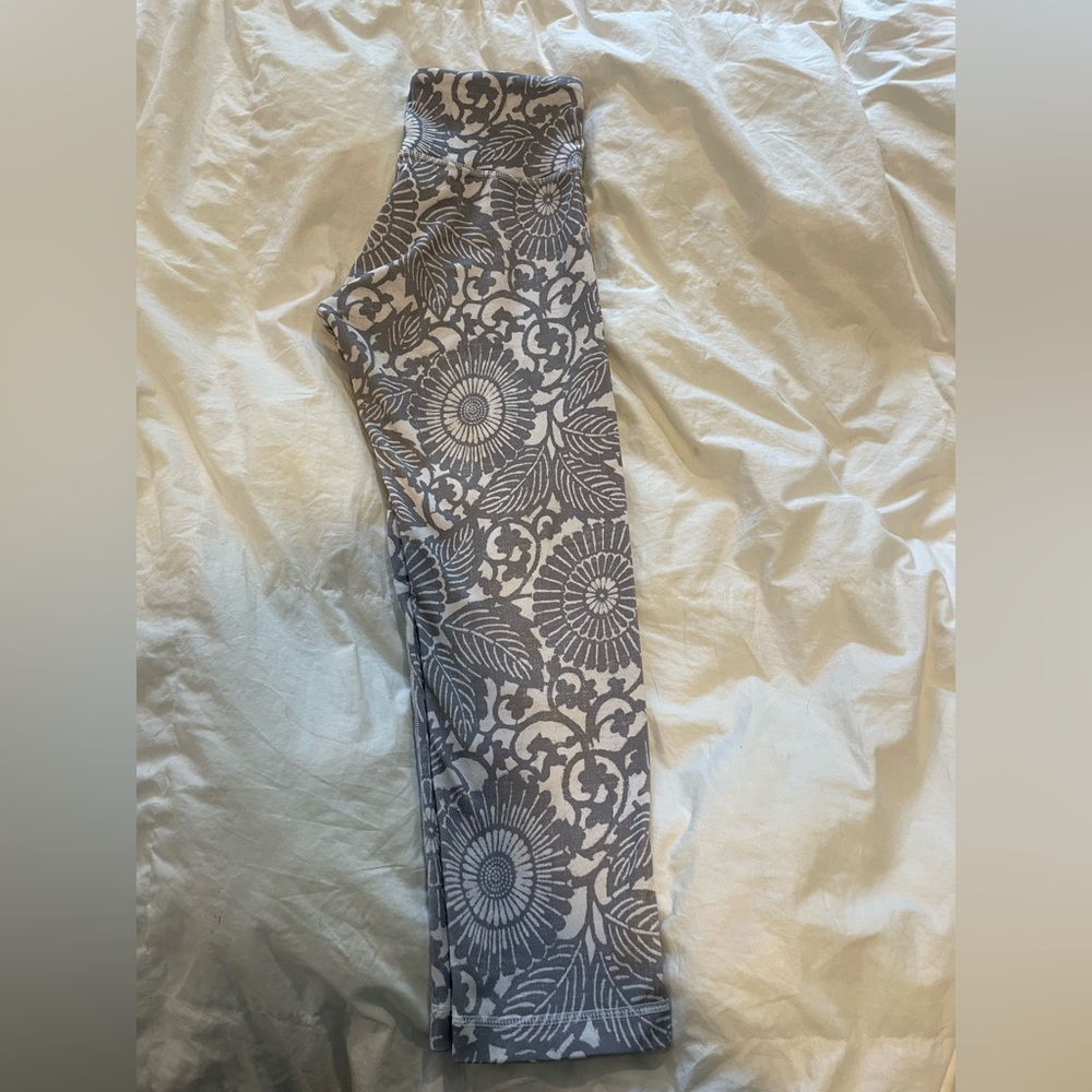 Lululemon crop pants